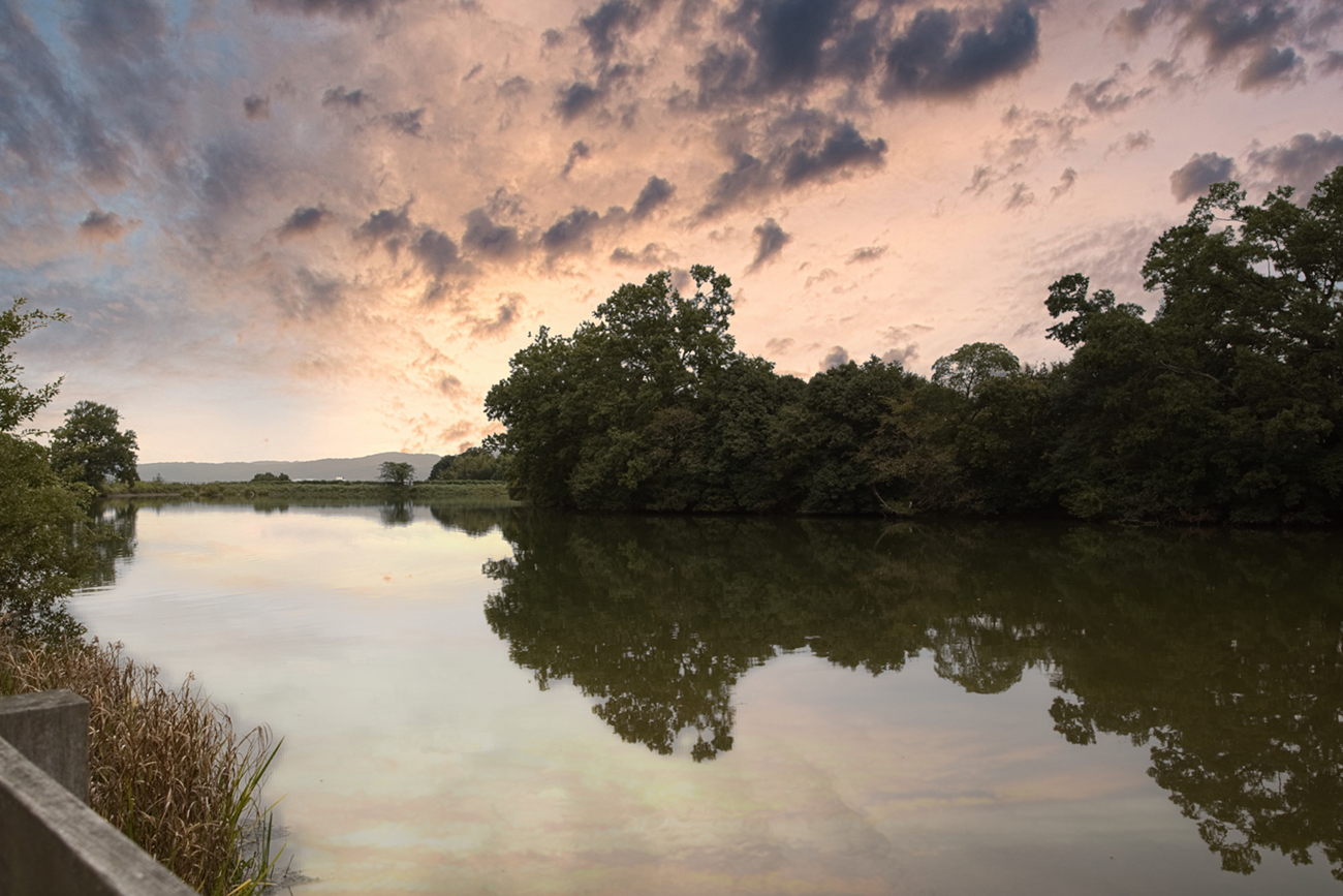 ルミナーAIが風景写真を自動で決定した写真。夕日が見えている。